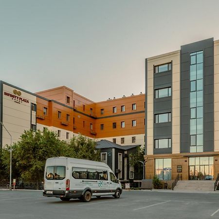 Infinity Plaza Block 1 Hotel Atyrau Bagian luar foto