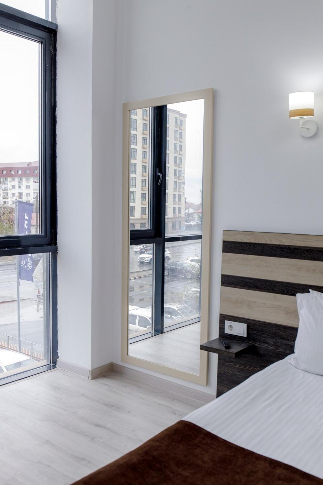 Infinity Plaza Block 1 Hotel Atyrau Bagian luar foto