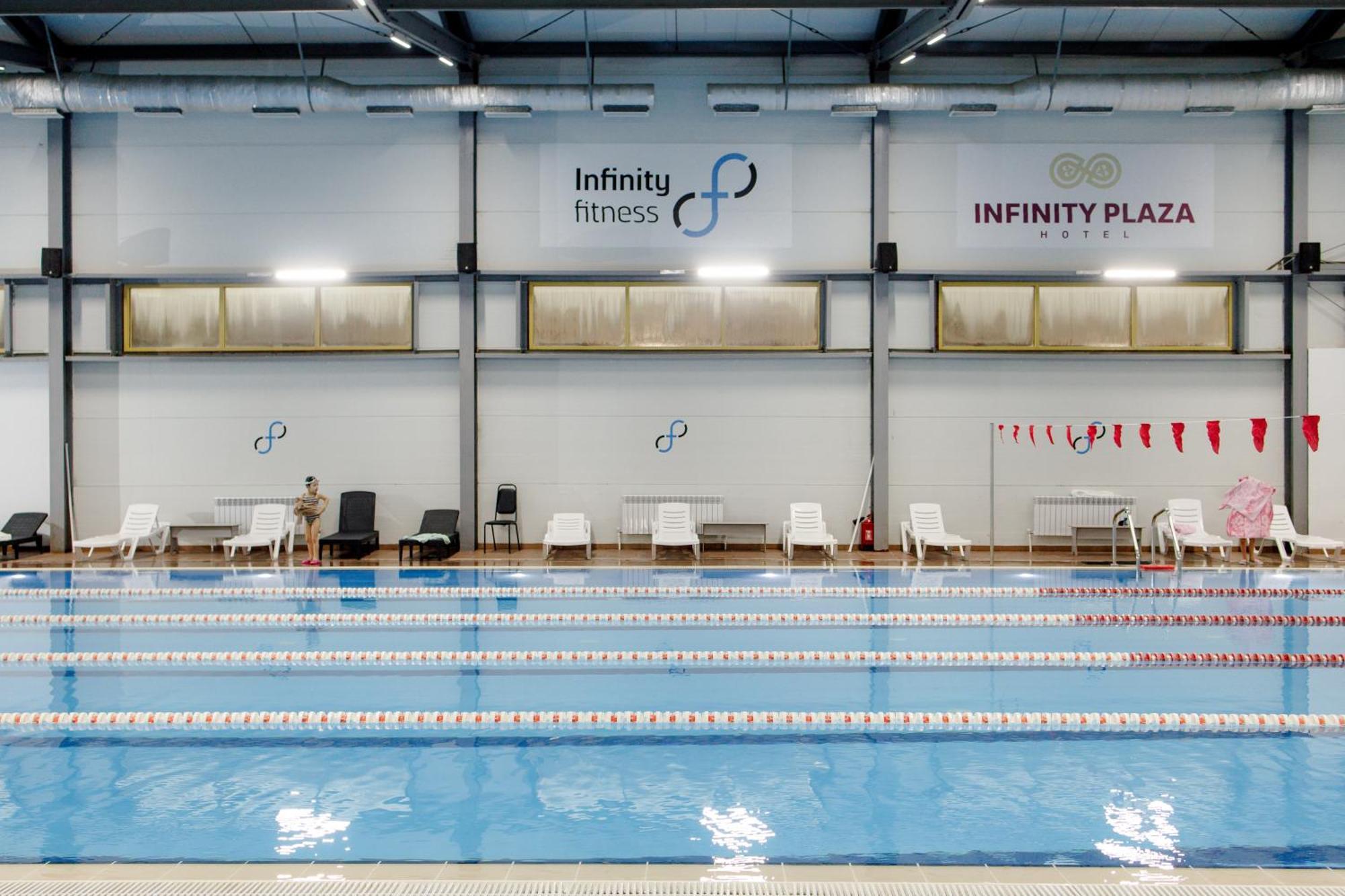 Infinity Plaza Block 1 Hotel Atyrau Bagian luar foto