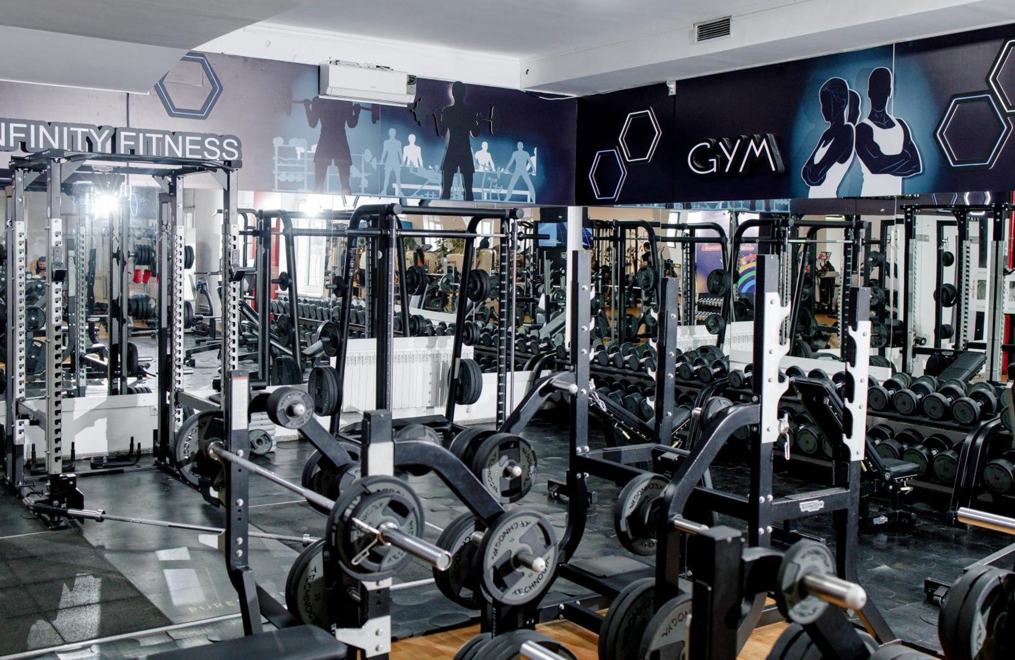 Infinity Plaza Block 1 Hotel Atyrau Bagian luar foto