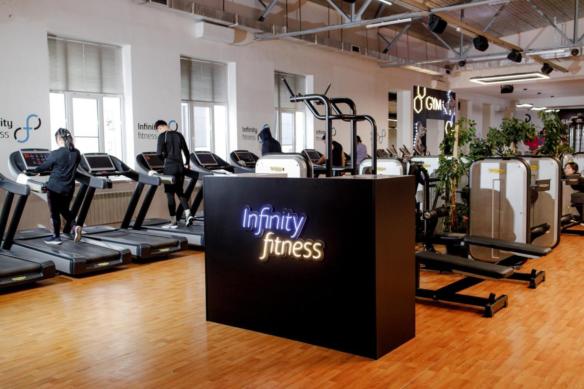 Infinity Plaza Block 1 Hotel Atyrau Bagian luar foto