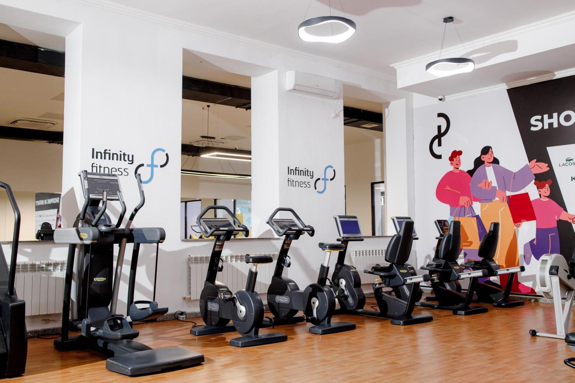 Infinity Plaza Block 1 Hotel Atyrau Bagian luar foto